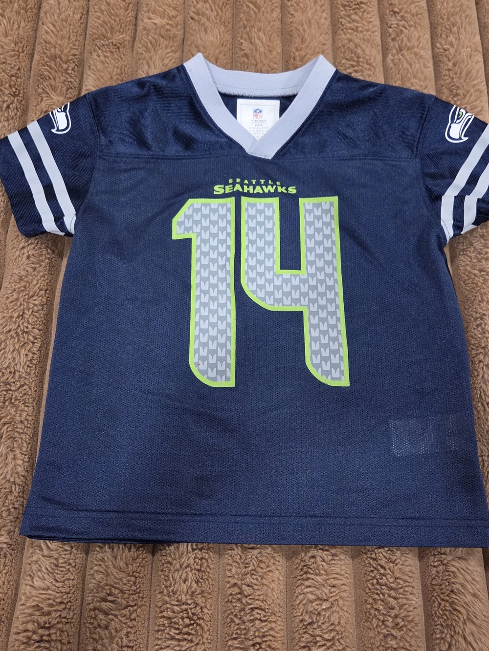 Seattle Seahawks Jersey DK Metcalf NFL Team Apparel Blue Boys Youth XS